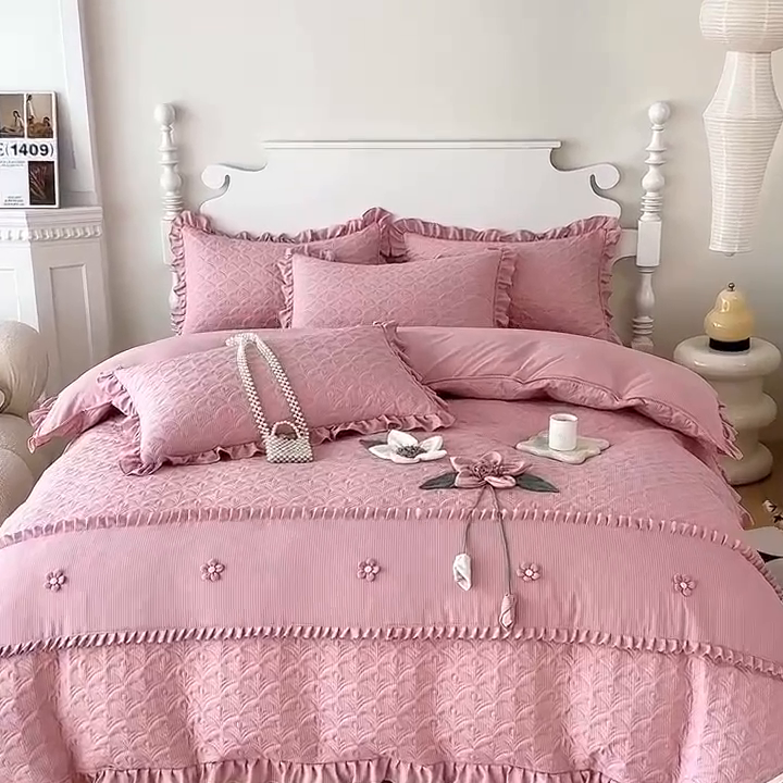 91家纺网 家纺一手货源 找家纺 兴美佳家纺 2025新款全加棉泡泡棉亲肤绗缝四件套-爱的家园 爱的家园-藕粉