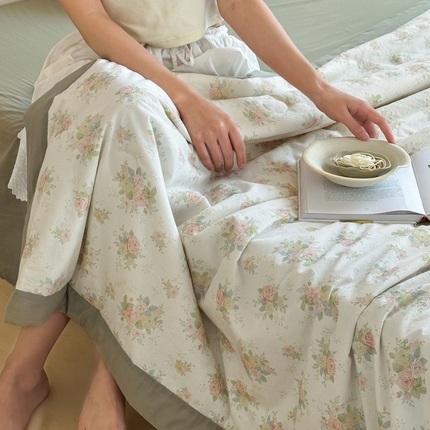 91家纺网 家纺一手货源 找家纺 大彩家居 2025新款全棉有氧水洗纱布夏被夏凉被 花溪