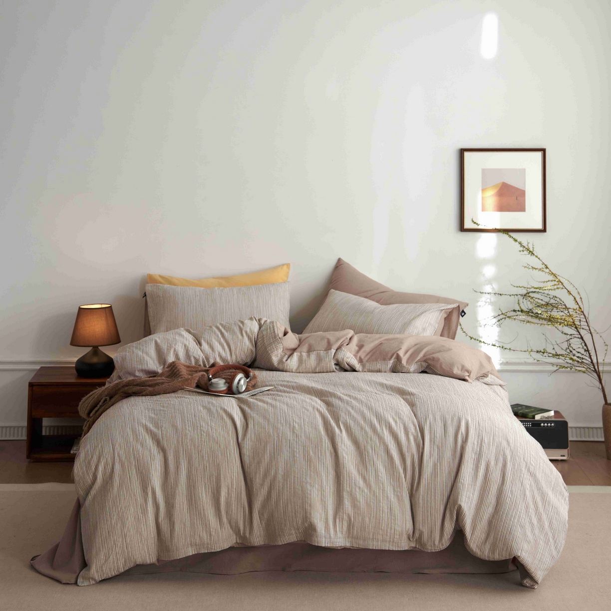 91家纺网 家纺一手货源 找家纺 安莱生活 2025新款60s色织大提花秘境条纹四件套系列 卡其混条