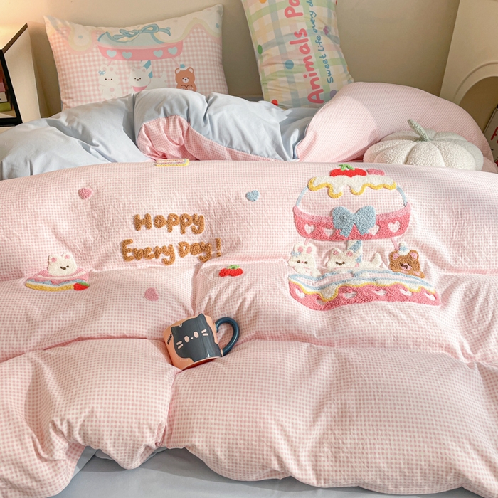 91家纺网 家纺一手货源 找家纺 沐慕 2025新款大版印加绣款四件套 游乐园