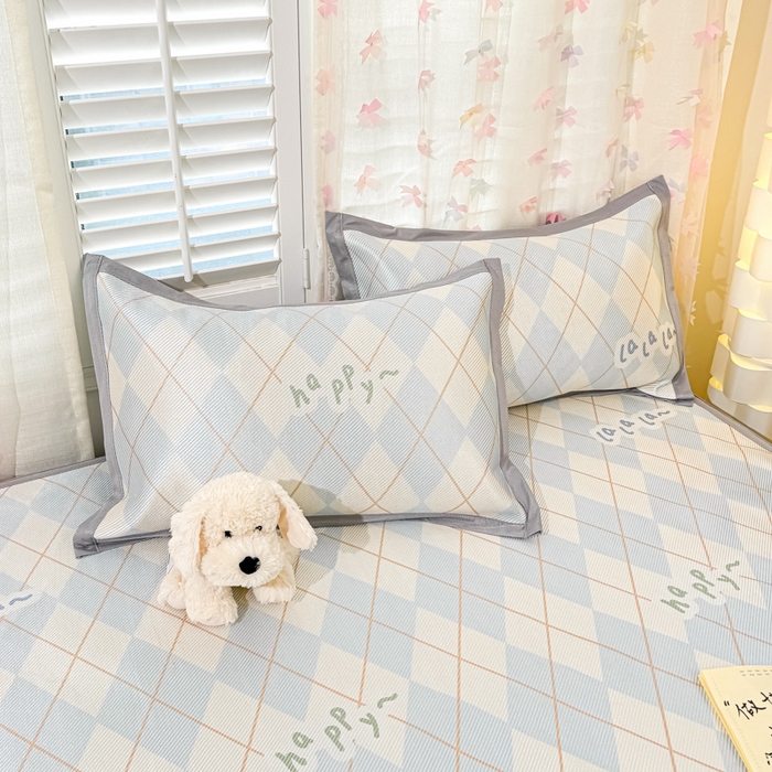 91家纺网 家纺一手货源 找家纺 2025新款小清新数码印花床笠款冰藤席 床笠方阔天气