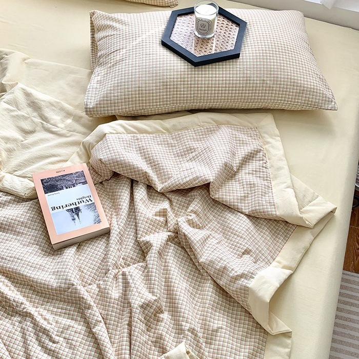 91家纺网 家纺一手货源 找家纺 水洗的故事 2025新款全棉色织水洗棉夏被&四件套 奶黄格