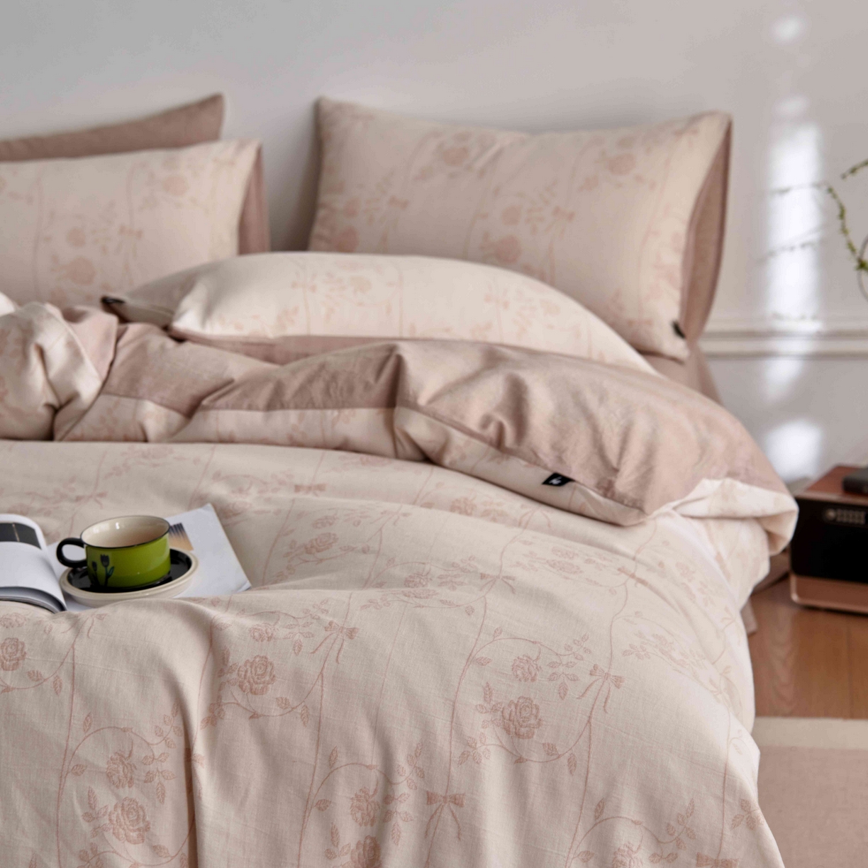 91家纺网 家纺一手货源 找家纺 安莱生活 2025新款60s双层纱色织大提花枝上玫瑰四件套系列 枝上玫瑰-卡其