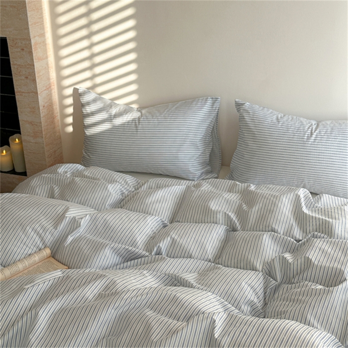 91家纺网 家纺一手货源 找家纺 金丝鸟家纺 2025新款全棉斜纹印花条纹系列四件套及单品 清澈