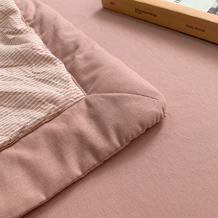 91家纺网 家纺一手货源 找家纺 水洗的故事 2025新款全棉色织水洗棉夏被&四件套 密条粉