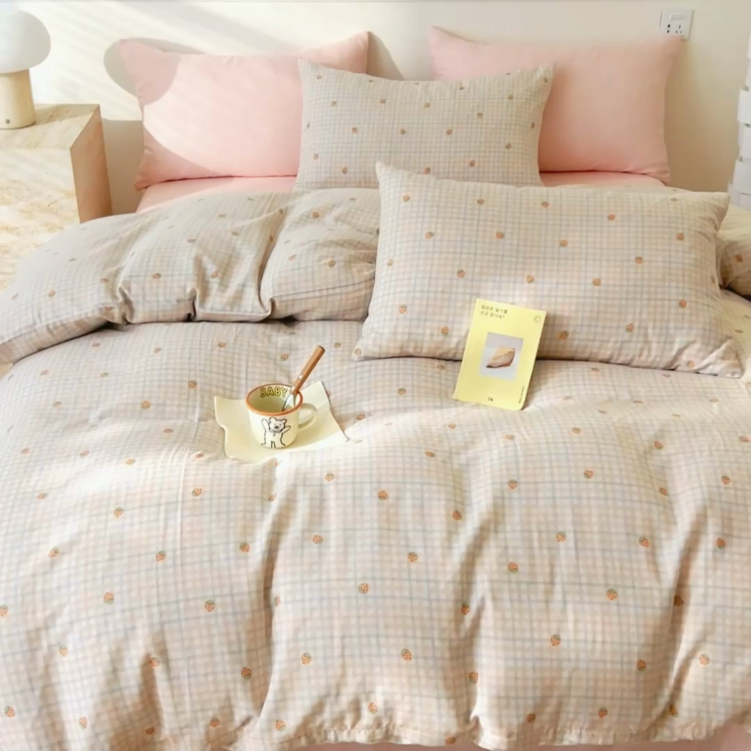 91家纺网 家纺一手货源 找家纺 DoDo 兜兜 2026新款全棉双层纱印花四件套（可定做尺寸） 格子草莓