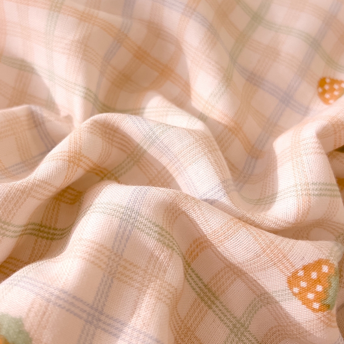 91家纺网 家纺一手货源 找家纺 DoDo 兜兜 2025新款全棉双层纱印花单被套（可定做尺寸） 格子草莓