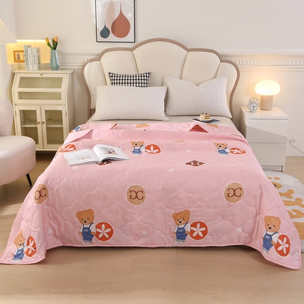 91家纺网 家纺一手货源 找家纺 诗雅纺织 2025新款亲肤柔软钻石绒夏被空调被 橙色小熊