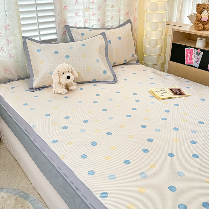 91家纺网 家纺一手货源 找家纺 2025新款小清新数码印花床笠款冰藤席 床笠彩物语