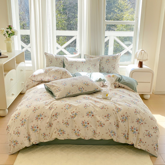 91家纺网 家纺一手货源 找家纺 宜家坊 2025早春新品全棉纯棉喷气13070小清新印花纯棉四件套-风格二 淡雅花影