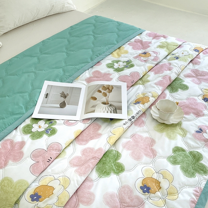 91家纺网 家纺一手货源 找家纺 诗雅纺织 2025新款超柔水洗棉夏凉被空调被 落英缤纷