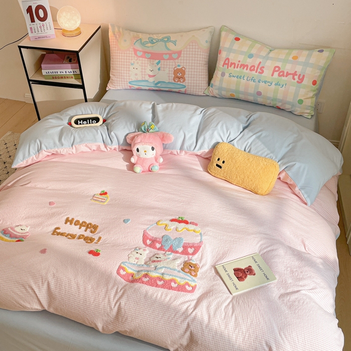 91家纺网 家纺一手货源 找家纺 沐慕 2025新款大版印加绣款四件套 游乐园