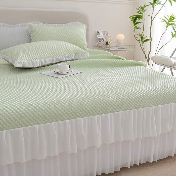 91家纺网 家纺一手货源 找家纺 赛丽雅 2025爆款A类凉感豆豆凉席三件套床裙款冰丝软席子床笠款凉席 水绿