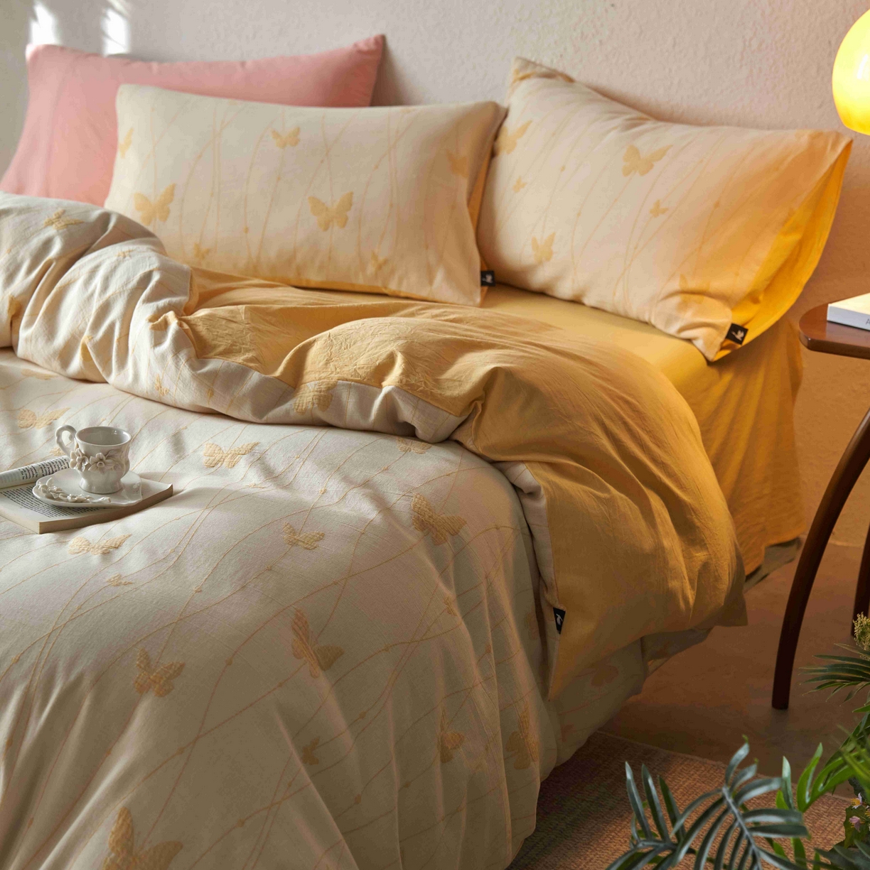 91家纺网 家纺一手货源 找家纺 安莱生活 2025新款60s双层纱色织大提花蝶舞翩翩四件套系列 蝶舞翩翩-驼黄