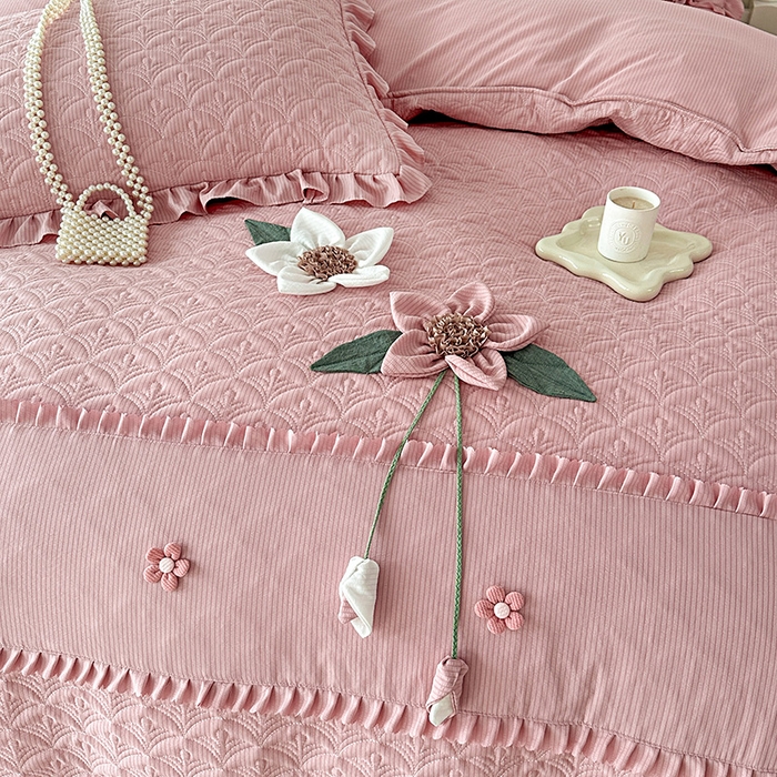 91家纺网 家纺一手货源 找家纺 兴美佳家纺 2025新款全加棉泡泡棉亲肤绗缝四件套-爱的家园 爱的家园-藕粉