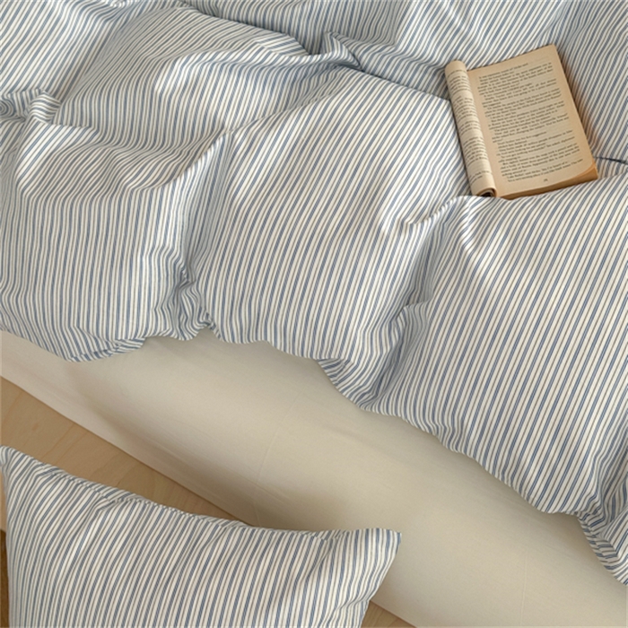 91家纺网 家纺一手货源 找家纺 金丝鸟家纺 2025新款全棉斜纹印花条纹系列四件套及单品 清澈