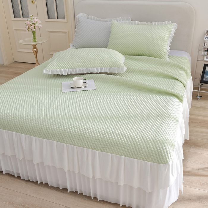 91家纺网 家纺一手货源 找家纺 赛丽雅 2025爆款A类凉感豆豆凉席三件套床裙款冰丝软席子床笠款凉席 水绿