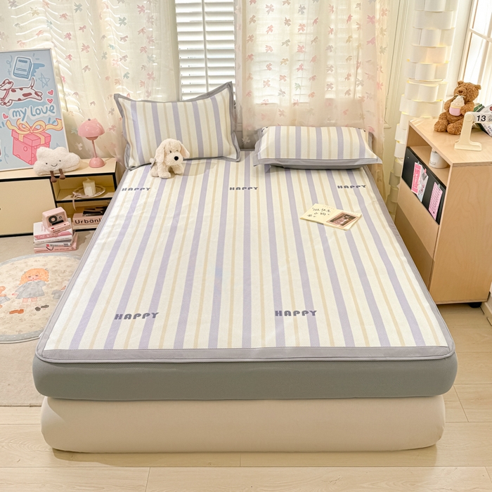 91家纺网 家纺一手货源 找家纺 2025新款小清新数码印花床笠款冰藤席 床笠放肆旋律