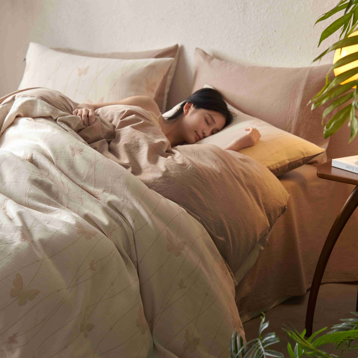 91家纺网 家纺一手货源 找家纺 安莱生活 2025新款60s双层纱色织大提花蝶舞翩翩四件套系列 蝶舞翩翩-卡其