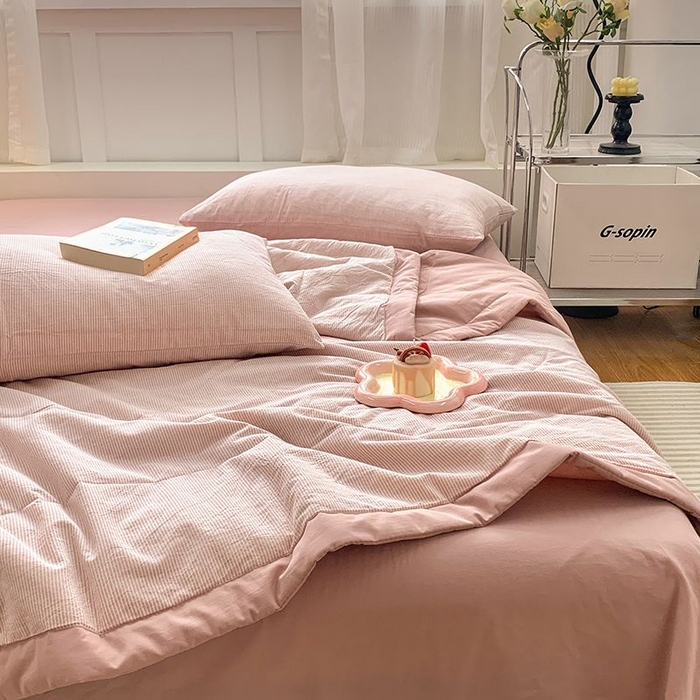 91家纺网 家纺一手货源 找家纺 水洗的故事 2025新款全棉色织水洗棉夏被&四件套 密条粉