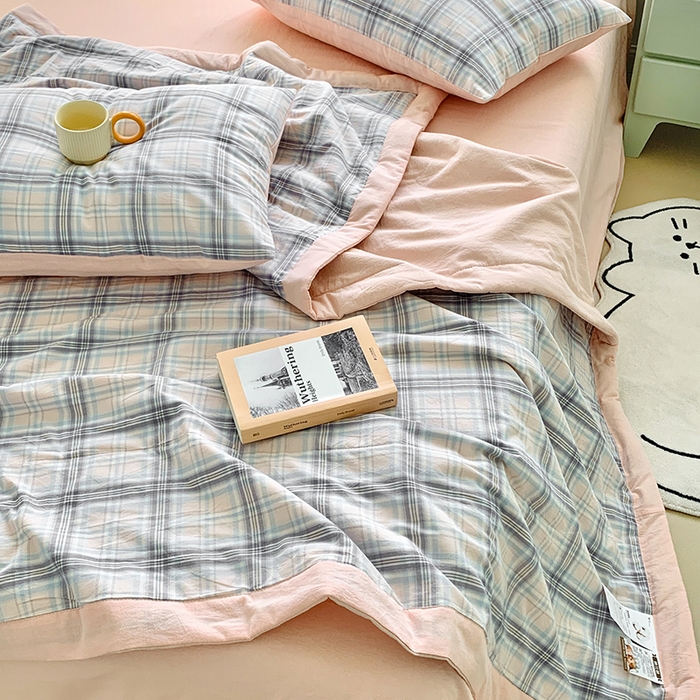 91家纺网 家纺一手货源 找家纺 水洗的故事 2025新款全棉色织水洗棉棉花夏被被子被芯 晚星粉格