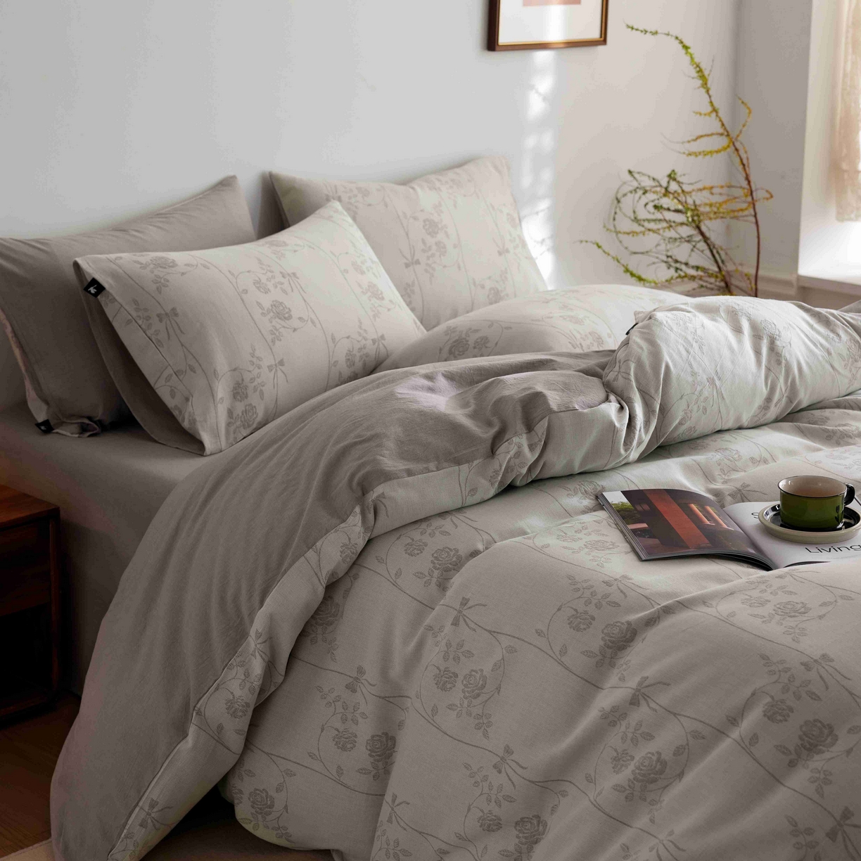 91家纺网 家纺一手货源 找家纺 安莱生活 2025新款60s双层纱色织大提花枝上玫瑰四件套系列 枝上玫瑰-银灰