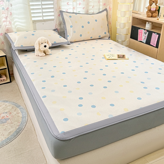 91家纺网 家纺一手货源 找家纺 2025新款小清新数码印花床笠款冰藤席 床笠彩物语