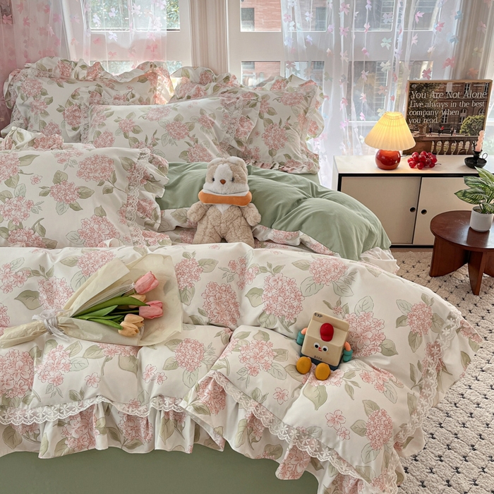 91家纺网 家纺一手货源 找家纺 喜梦缘家纺 2025公主风云柔棉工艺款四件套 粉樱轻舞