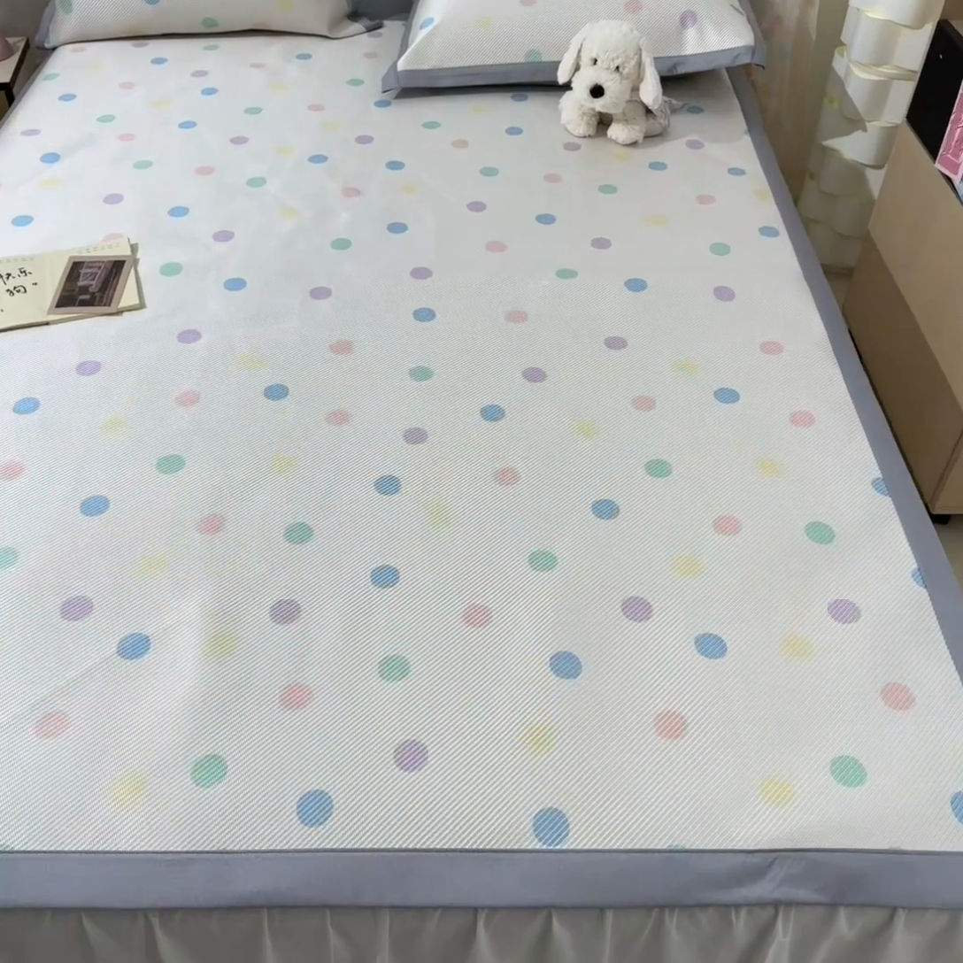 91家纺网 家纺一手货源 找家纺 2025新款小清新数码印花床笠款冰藤席 床笠彩物语