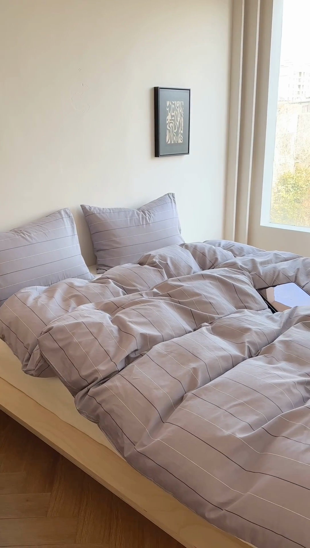 91家纺网 家纺一手货源 找家纺 金丝鸟家纺 2025新款全棉斜纹印花条纹系列四件套及单品 追忆灰