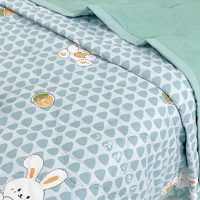 91家纺网 家纺一手货源 找家纺 诗雅纺织 2025新款超柔水洗棉夏凉被空调被 绿色小兔