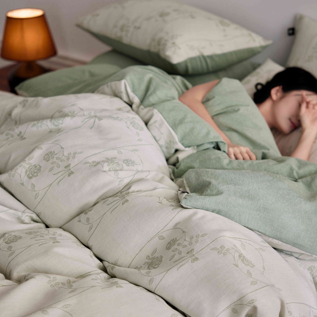 91家纺网 家纺一手货源 找家纺 安莱生活 2025新款60s双层纱色织大提花枝上玫瑰四件套系列 枝上玫瑰-草绿