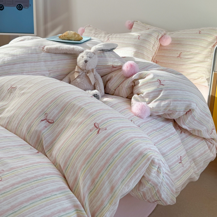 91家纺网 家纺一手货源 找家纺 金爱家 2025新款亲肤舒适纯棉双层纱四件套 双层纱-彩条蝴蝶结