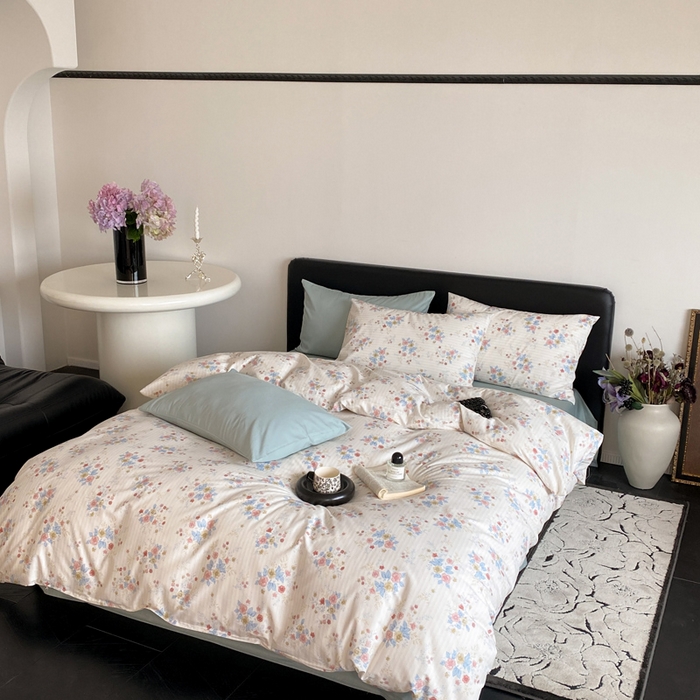 91家纺网 家纺一手货源 找家纺 宜家坊 2025开春新品全棉喷气13070小清新印花纯棉全棉四件套-风格一 淡雅花影