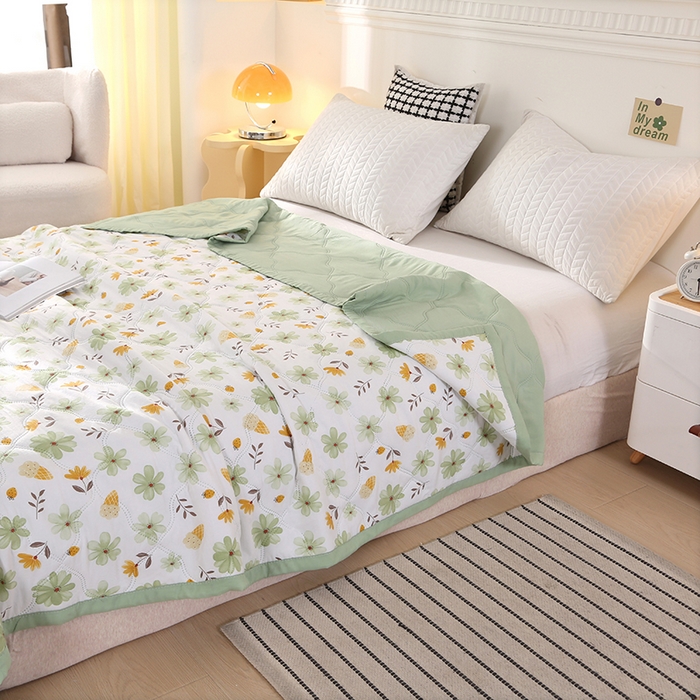 91家纺网 家纺一手货源 找家纺 诗雅纺织 2025新款超柔水洗棉夏凉被空调被 绿色小花