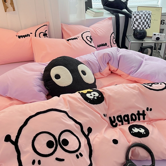 91家纺网 家纺一手货源 找家纺 沐慕 2025新款简约亲肤毛巾绣四件套 黑球球-粉紫