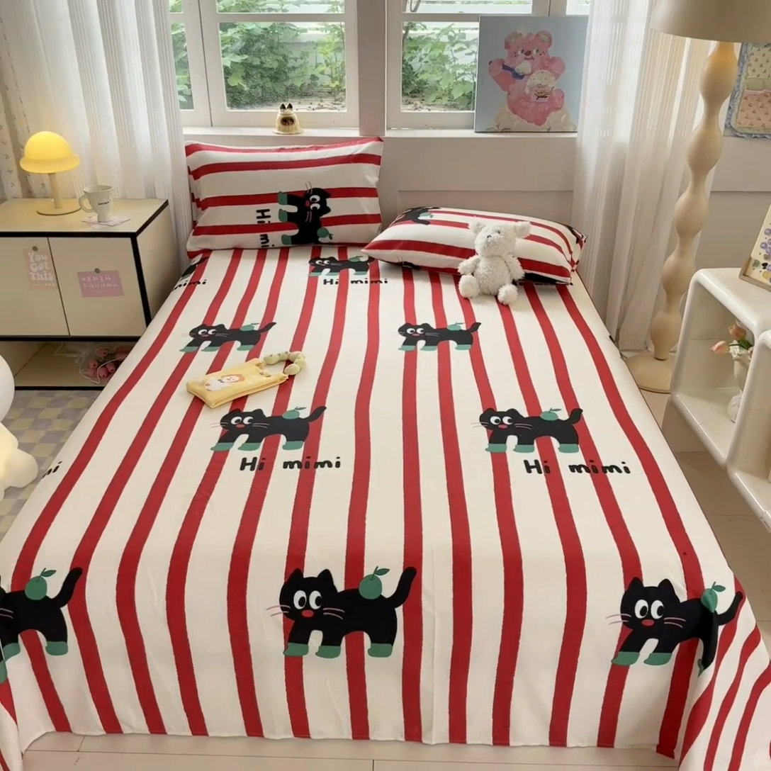 91家纺网 家纺一手货源 找家纺 吉象家纺 2025新款高支密全棉印花单品系列-单床单 红线条小黑猫