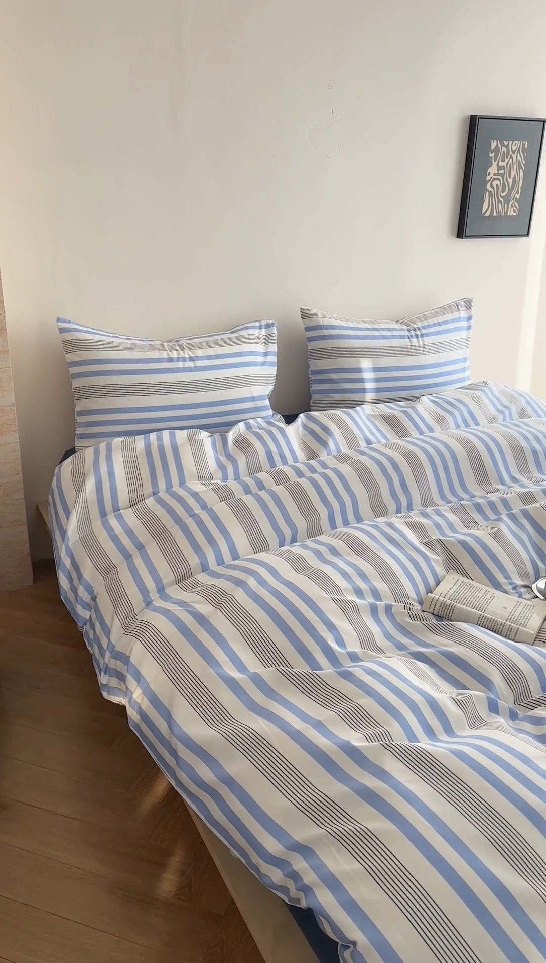 91家纺网 家纺一手货源 找家纺 金丝鸟家纺 2025新款全棉斜纹印花条纹系列四件套及单品 具象蓝