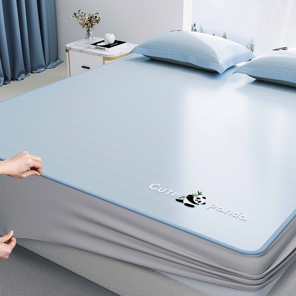 91家纺网 家纺一手货源 找家纺 （总）阿牛席业 2025新款自然凉感可爱卡通刺绣简约凉席-小冰熊系列