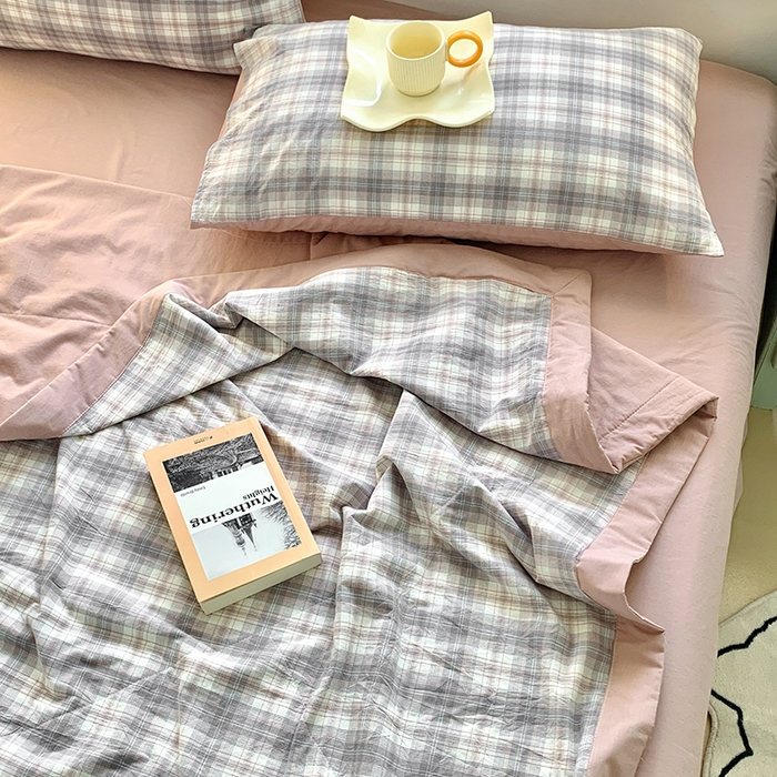 91家纺网 家纺一手货源 找家纺 水洗的故事 2025新款全棉色织水洗棉棉花夏被被子被芯 南风格