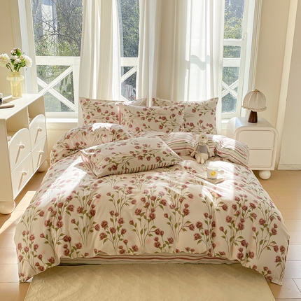 91家纺网 家纺一手货源 找家纺 宜家坊 2025早春新品全棉纯棉喷气13070小清新印花纯棉四件套-风格二 邂逅