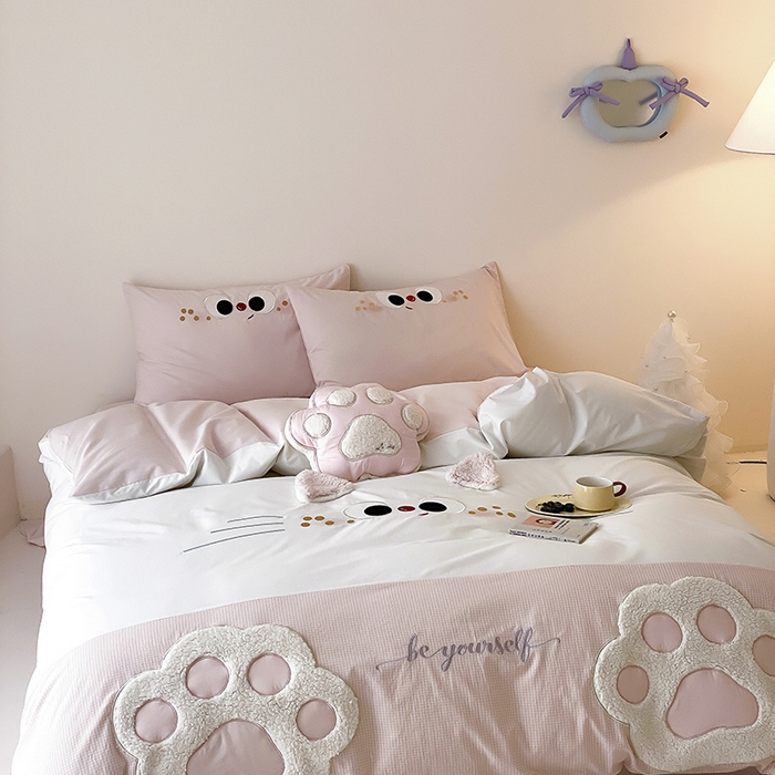 91家纺网 家纺一手货源 找家纺 （总）星野 2025春夏新品全棉贴布绣立体耳朵卡通四件套-喵小爪