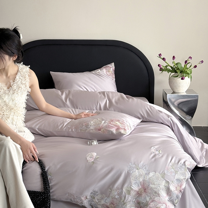 91家纺网 家纺一手货源 找家纺 鹿班家居 2025春夏款100S长绒棉精密刺绣-甜郁季风【标准会员-20元】 甜郁季风-紫色