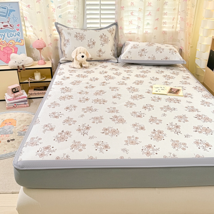 91家纺网 家纺一手货源 找家纺 2025新款小清新数码印花床笠款冰藤席 床笠繁花似锦