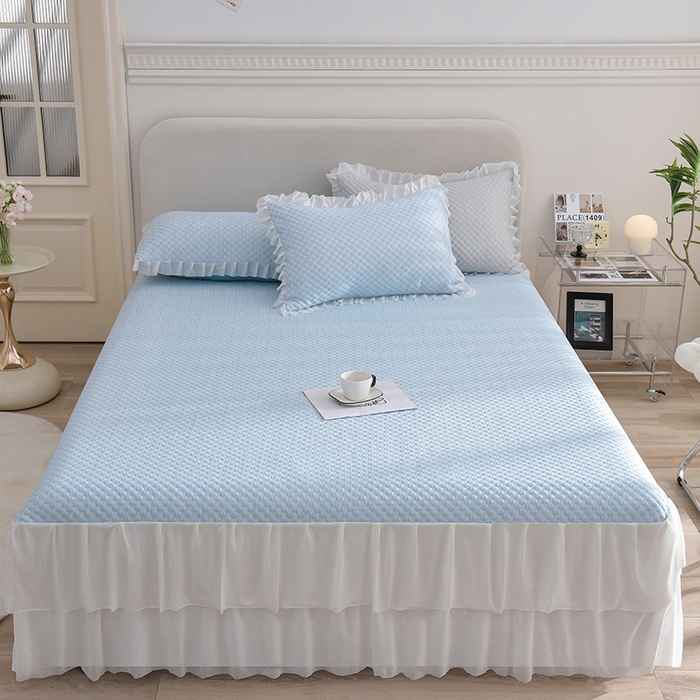 91家纺网 家纺一手货源 找家纺 赛丽雅 2025爆款A类凉感豆豆凉席三件套床裙款冰丝软席子床笠款凉席 水蓝