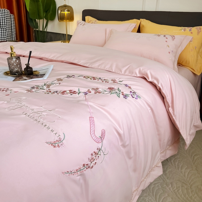 91家纺网 家纺一手货源 找家纺 梵克保罗 2025新款直播热卖长绒棉刺绣花边四件套-莉薇系列 莉薇-玫瑰粉