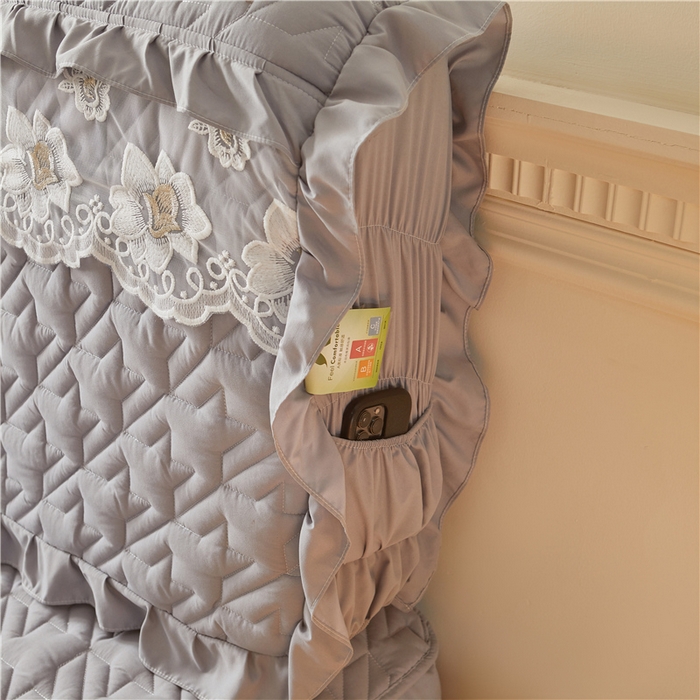 91家纺网 家纺一手货源 找家纺 十个点家纺 2025新款千鸟格磨毛绗缝夹棉纯色花边床头罩 经典浅灰