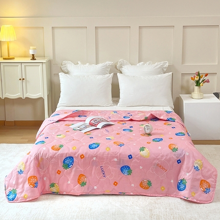 91家纺网 家纺一手货源 找家纺 诗雅纺织 2025新款亲肤柔软钻石绒夏被空调被 草莓