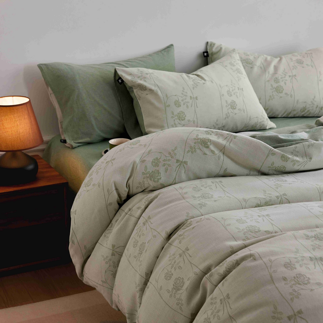 91家纺网 家纺一手货源 找家纺 （总）安莱生活 2025新款60s双层纱色织大提花枝上玫瑰四件套系列