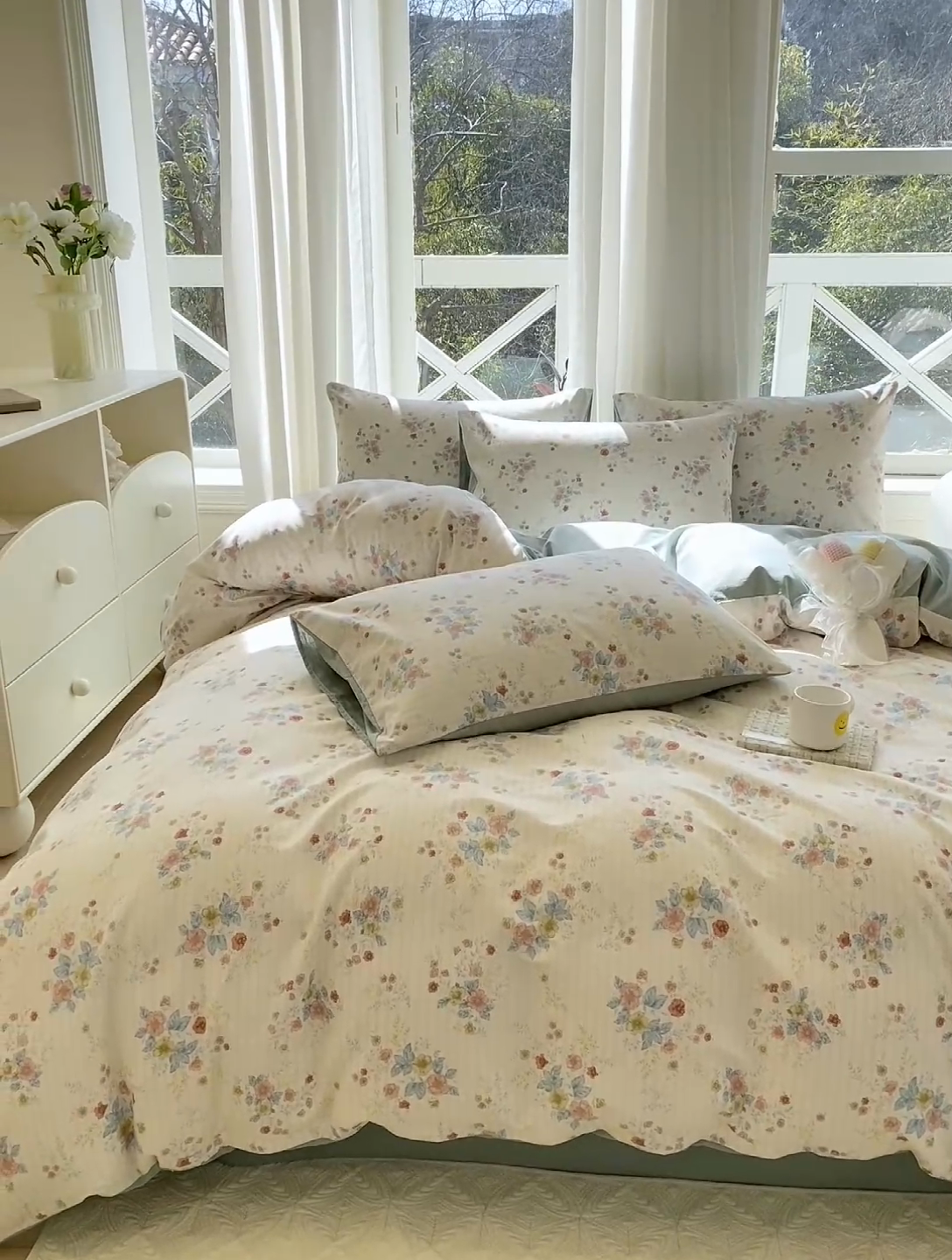 91家纺网 家纺一手货源 找家纺 宜家坊 2025早春新品全棉纯棉喷气13070小清新印花纯棉四件套-风格二 淡雅花影